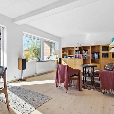 別荘 3 Bedroom Cozy In *