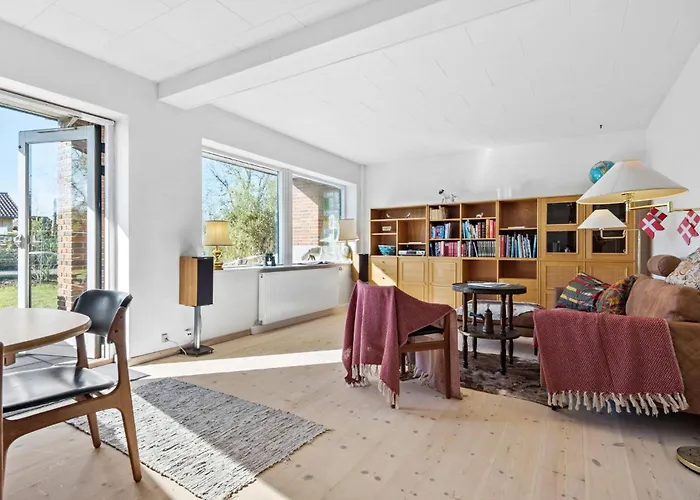 別荘 3 Bedroom Cozy In *