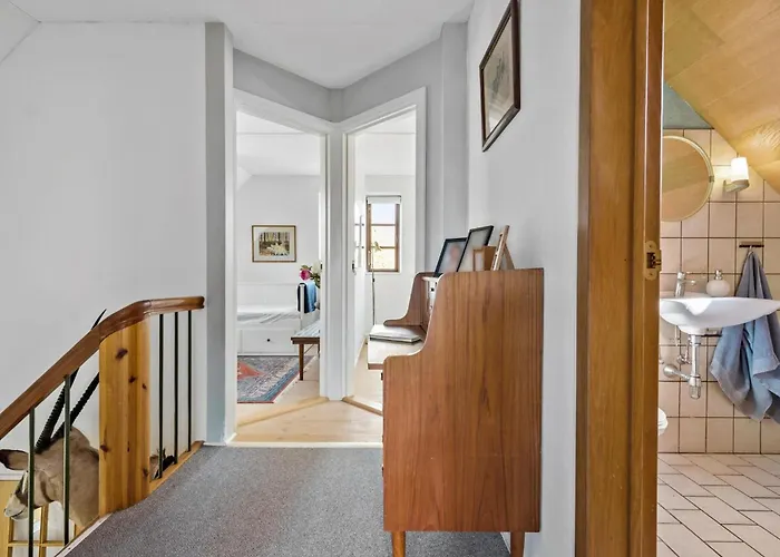 別荘 3 Bedroom Cozy In